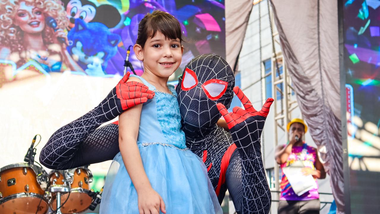 Foto 26 de 60 — Matinê Infantil e Banda Obahia agitam domingo de Carnaval em Trabiju; veja fotos